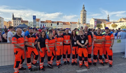 Zdravotnická záchranná služba Jihočeského kraje dohlížela na bezpečnost účastníků Mattoni 1/2Maratonu v Českých Budějovicích